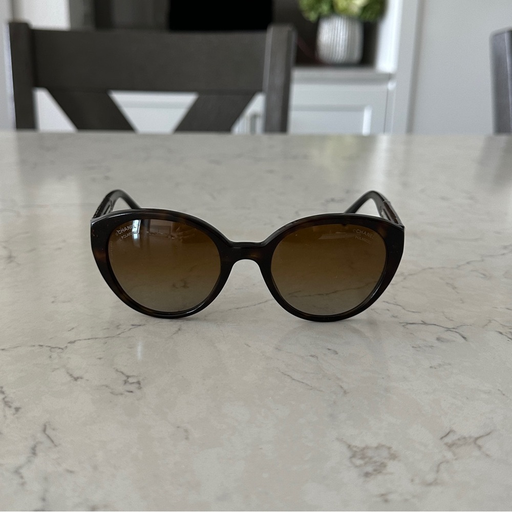 Chanel 5252q 714/s9 Sunglasses Brown Tortoise / Brown Polarized Lens